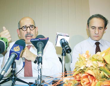 مصر: حزب البرادعي يقاطع الانتخابات البرلمانية رغم مؤشرات مشاركة الأحزاب