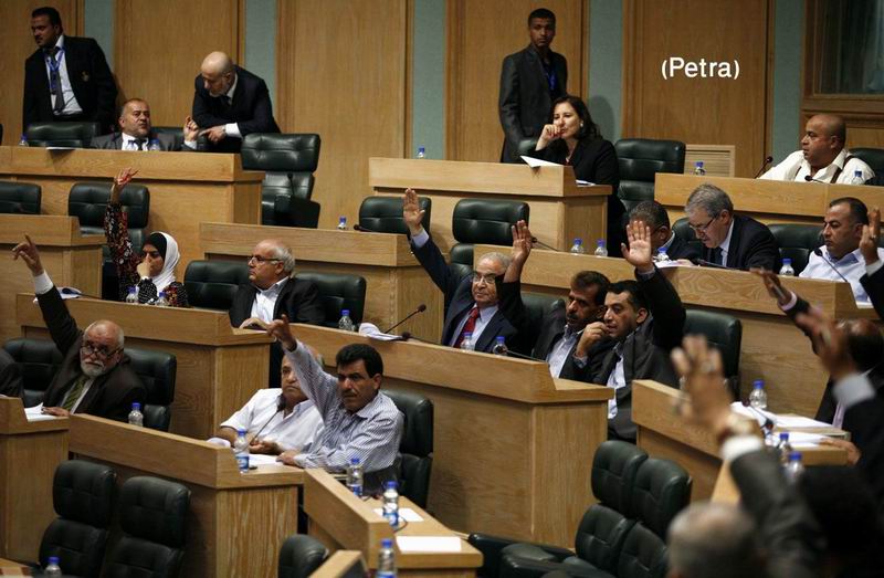 الأردن : مجلس النواب يقر قانون الانتخاب لعام 2012
